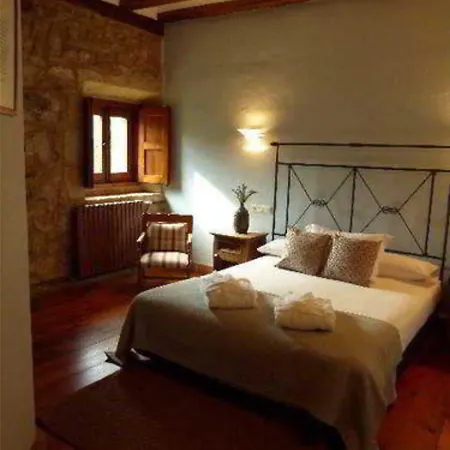 Πανσιόν Real De La Mesta 4*