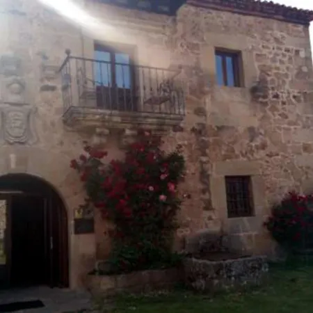 Πανσιόν Real De La Mesta 4*