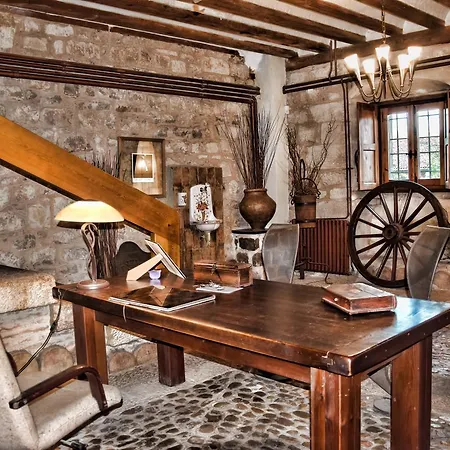 Real De La Mesta Hotel 4*